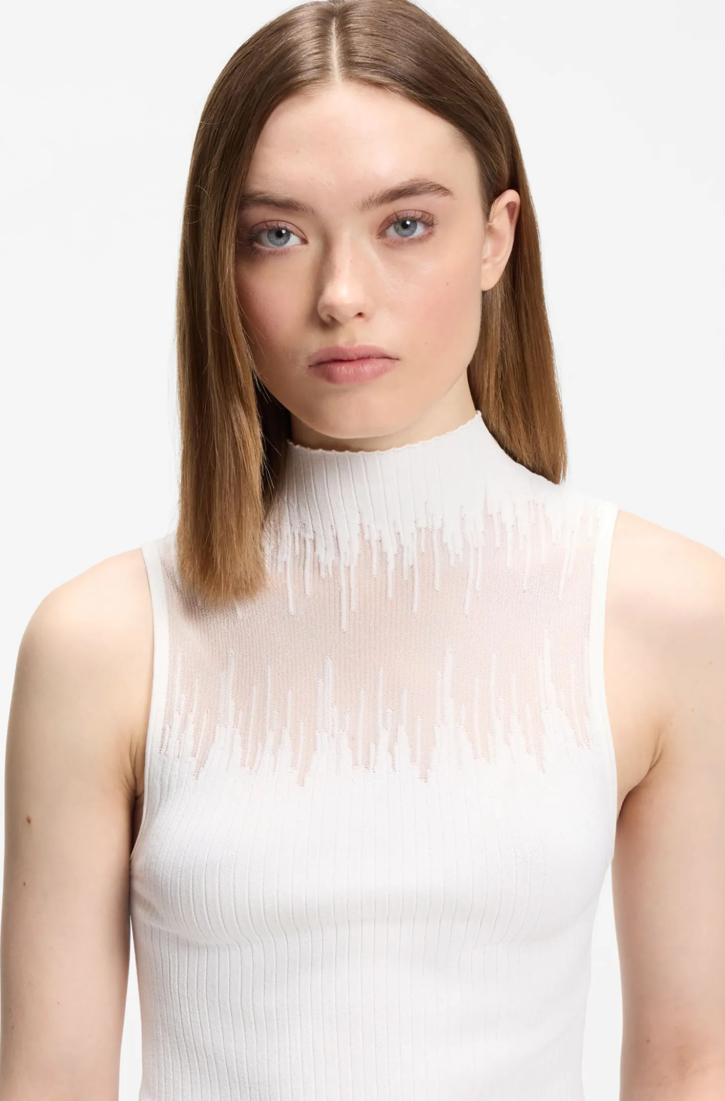 Gestricktes Top mit transparenter Partie