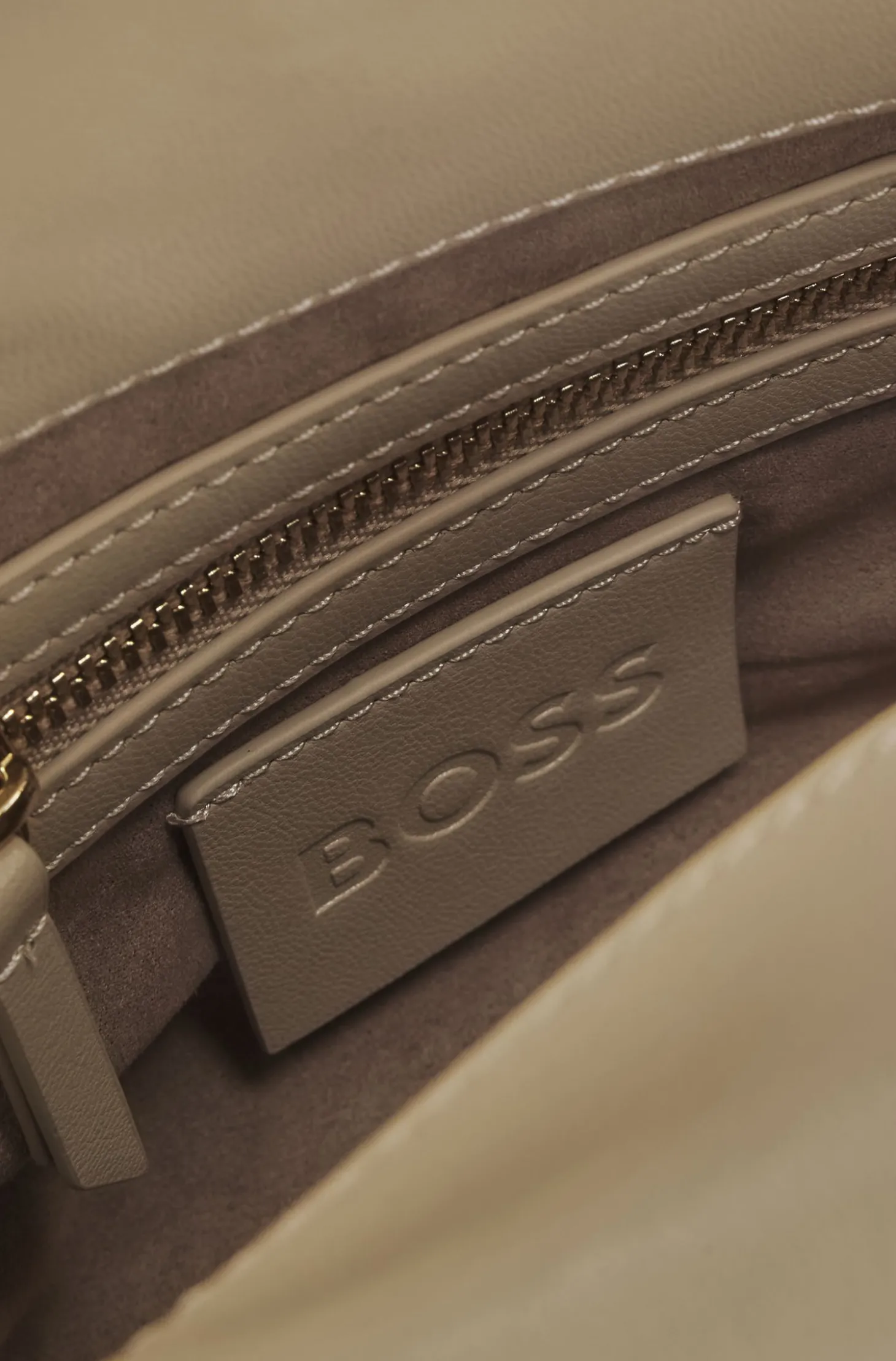Gewebte Umhängetasche mit Double-B-Monogramm