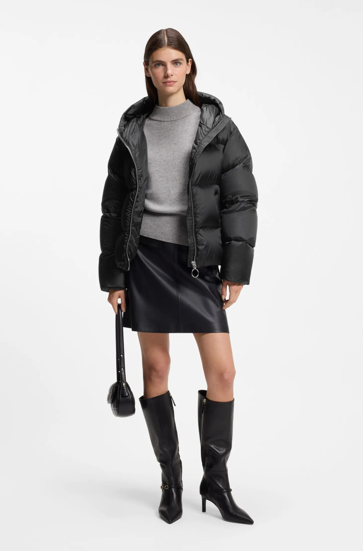 Glänzende Daunensteppjacke mit Statement-Zipper