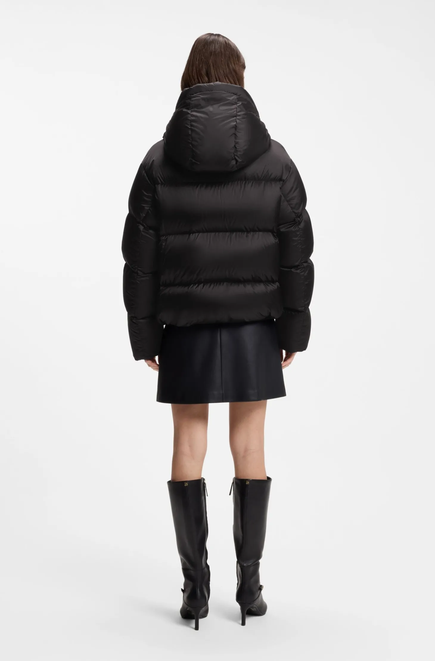 Glänzende Daunensteppjacke mit Statement-Zipper