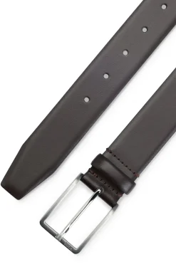 Gürtel aus italienischem Leder mit Metalldetails in gebürsteter Silber-Optik