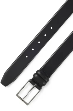 Gürtel aus pflanzlich gegerbtem Leder mit Metall-Details