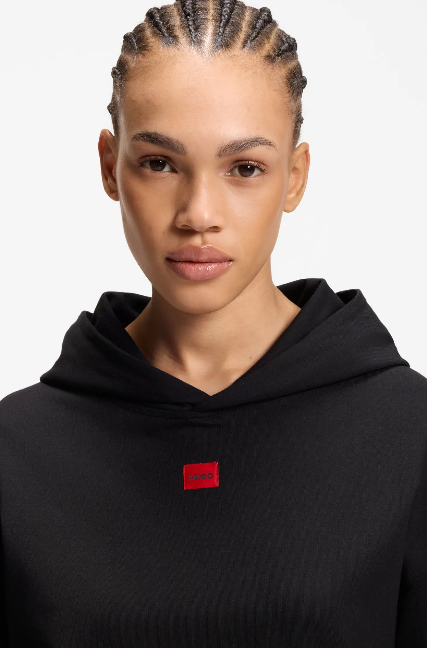 Hoodie aus Stretch-Jersey mit rotem Logo-Label