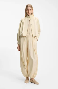 Hose mit weitem Beinverlauf und Modal-Anteil