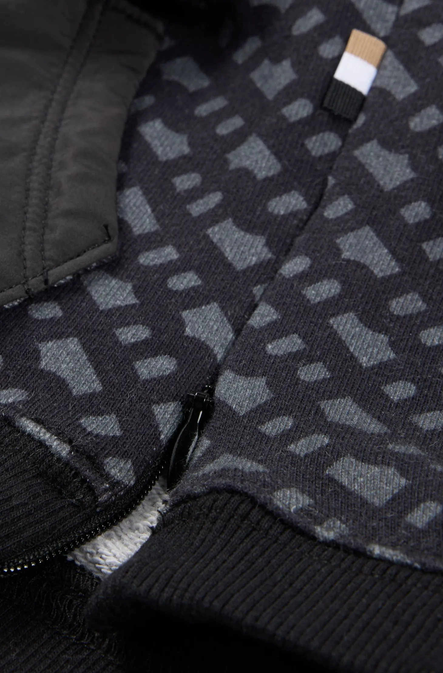 Hunde-Hoodie mit Monogramm-Muster