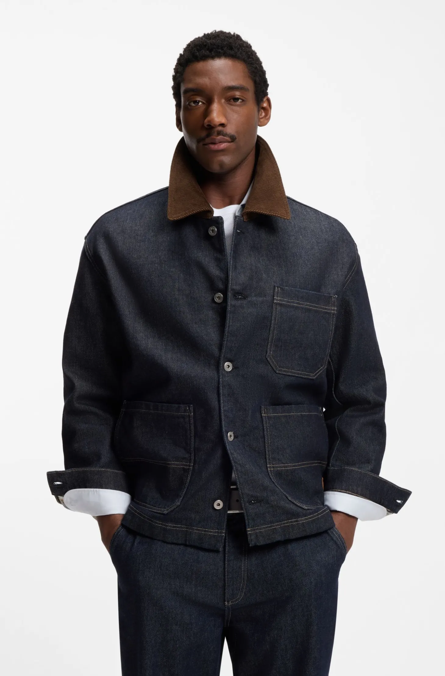 Jacke mit Kontrastkragen aus indigoblauem Denim