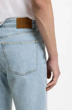 Jeans aus leuchtend blauem Stretch-Denim