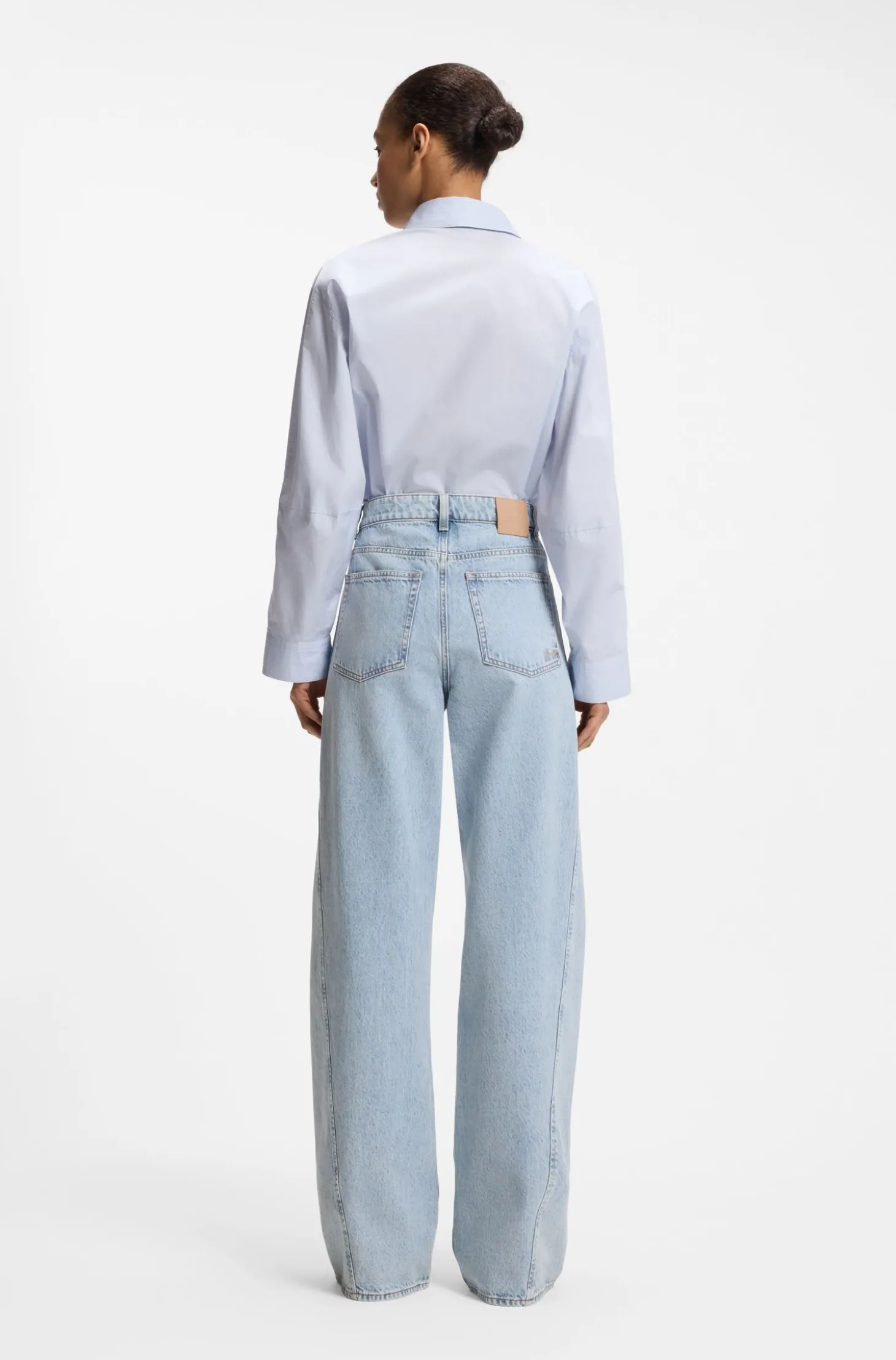 Jeans mit hohem Bund und weitem Beinverlauf