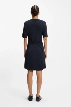 Jersey-Kleid mit Drapierung hinten