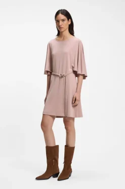 Jersey-Kleid mit Gürtel und Cape-Optik