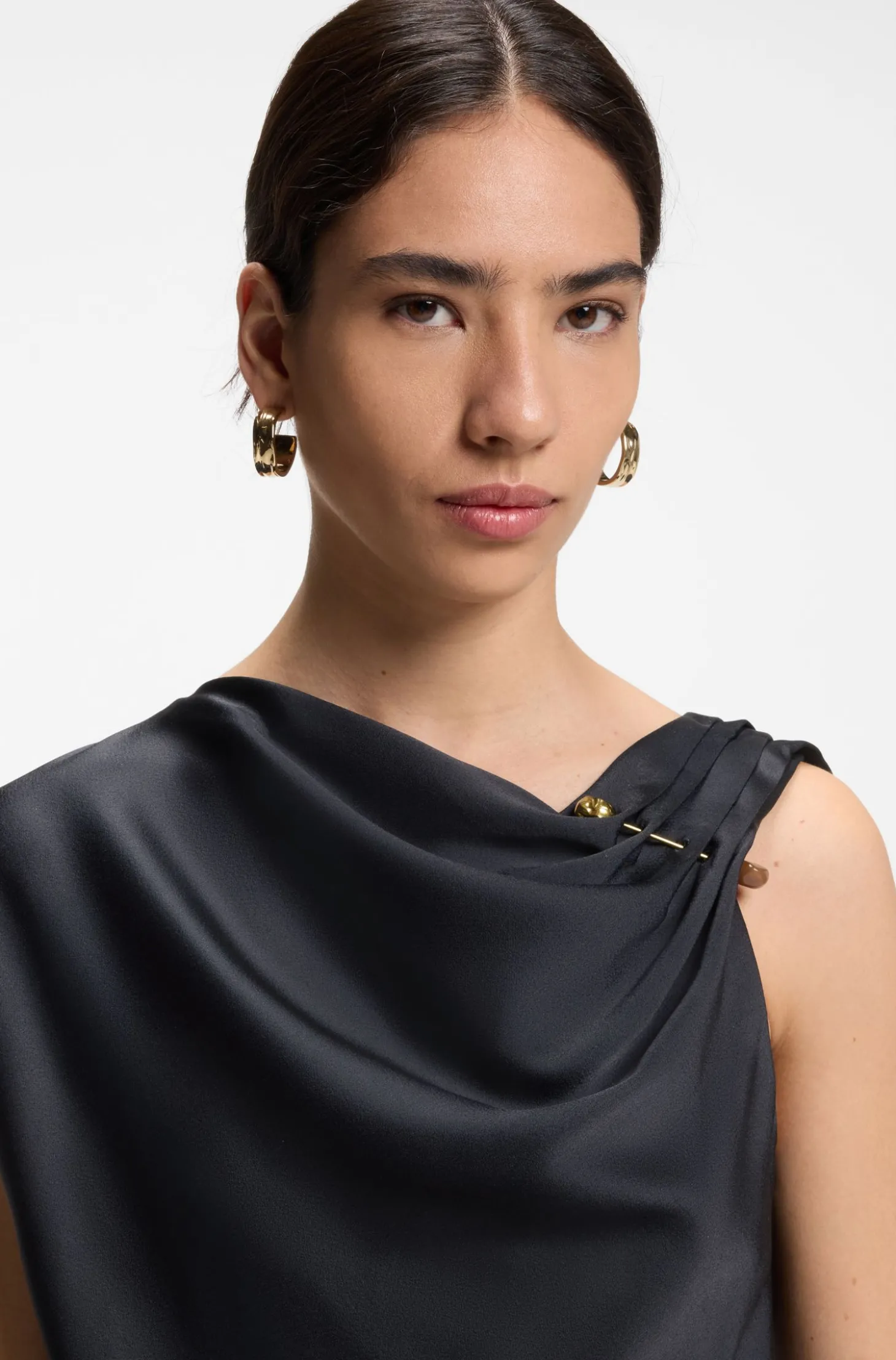Jumpsuit mit geradem Beinverlauf und gerafftem Pin-Detail