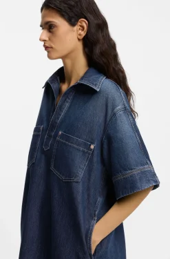 Kleid aus blauem Denim mit Johnny-Kragen