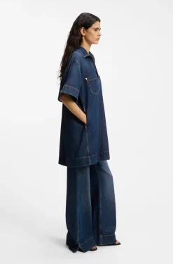 Kleid aus blauem Denim mit Johnny-Kragen