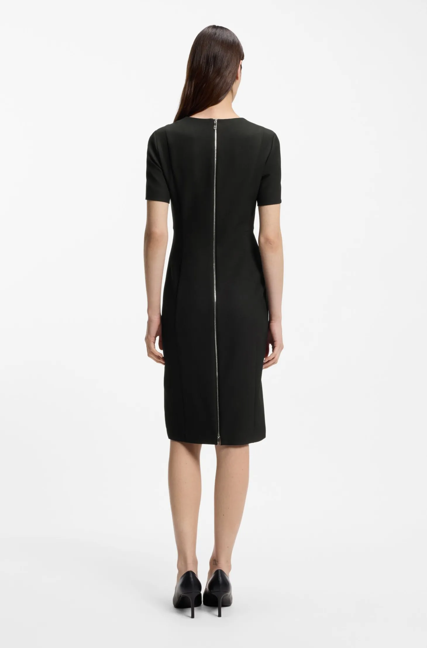 Kleid aus elastischem Gewebe mit V-Ausschnitt