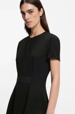Kleid aus Stretch-Jersey mit Schlüsselloch-Ausschnitt