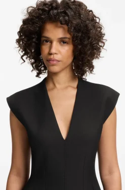 Kleid mit Cap-Ärmeln und Plissee-Details
