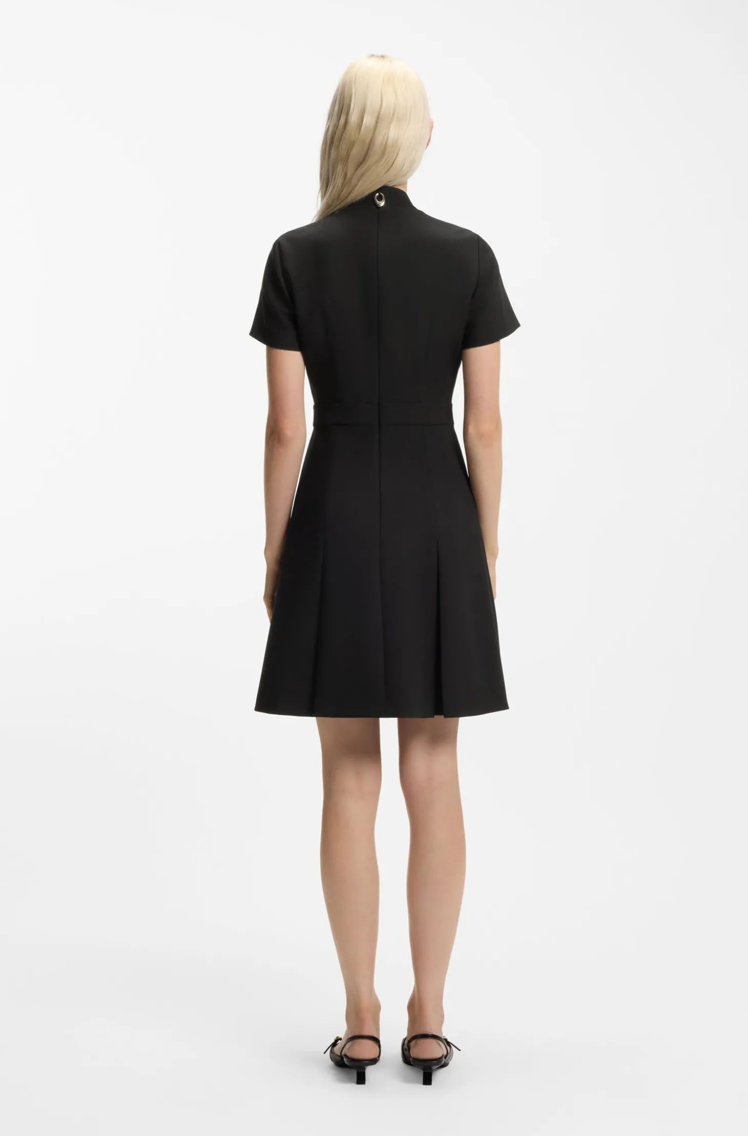 Kleid mit Kellerfalte und Stehkragen