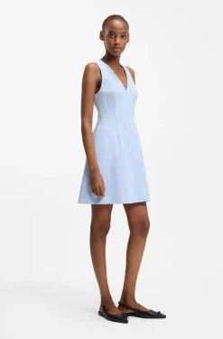Kleid mit V-Ausschnitt und Naht-Details