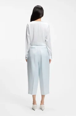 Kragenlose Regular-Fit Bluse aus Stretch-Seide
