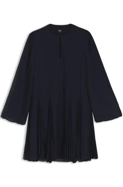 Kurzes Kleid mit Plissee-Einsätzen