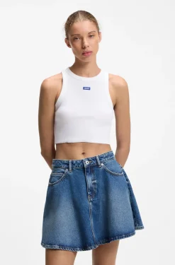 Kurz geschnittenes Tanktop aus Stretch-Baumwolle mit blauem Logo-Label