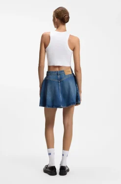 Kurz geschnittenes Tanktop aus Stretch-Baumwolle mit blauem Logo-Label