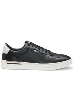 Ledersneakers mit kontrastfarbenen Logos