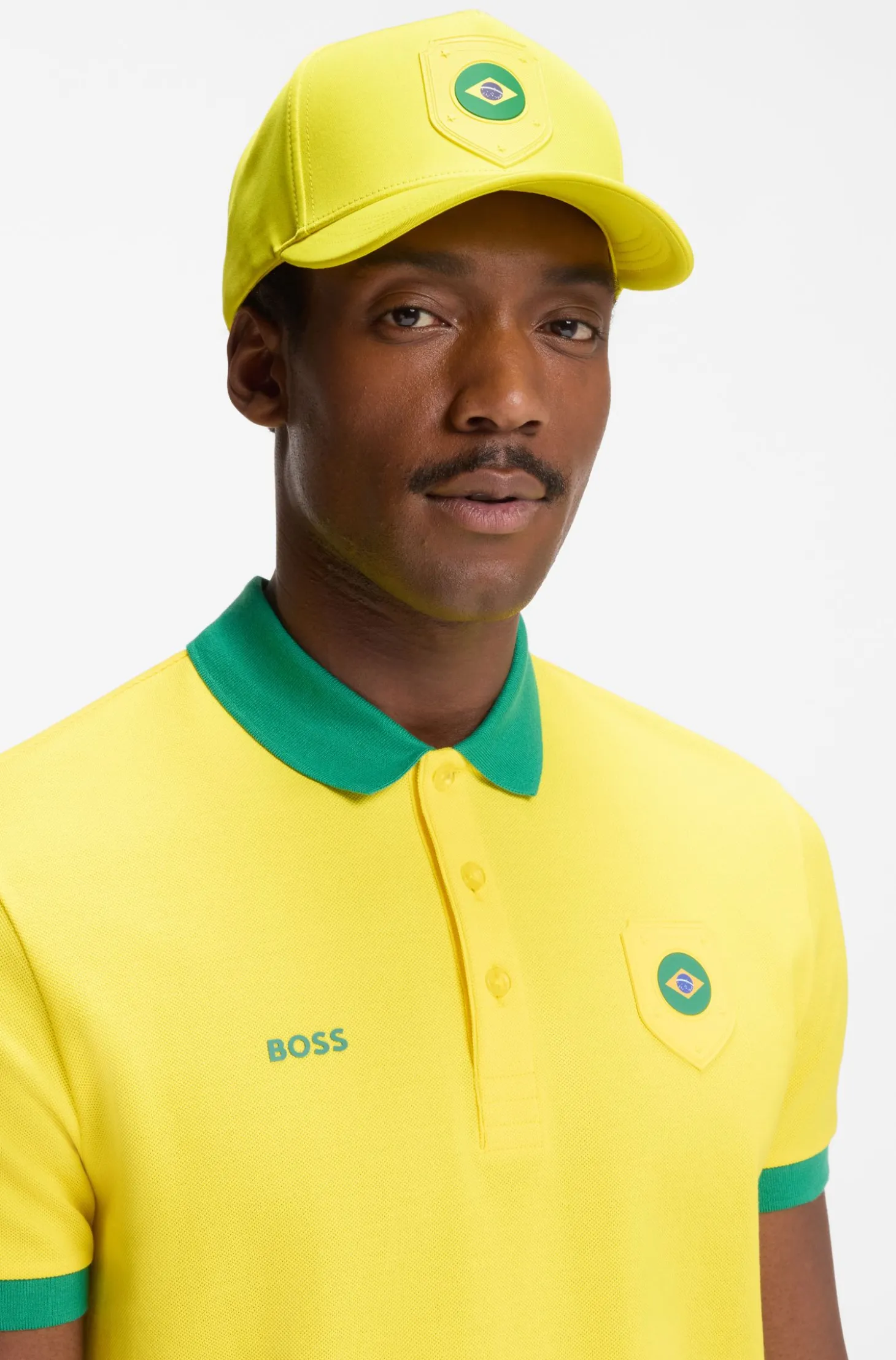 Logo-Cap aus glänzendem Twill mit Landesflaggen-Badge