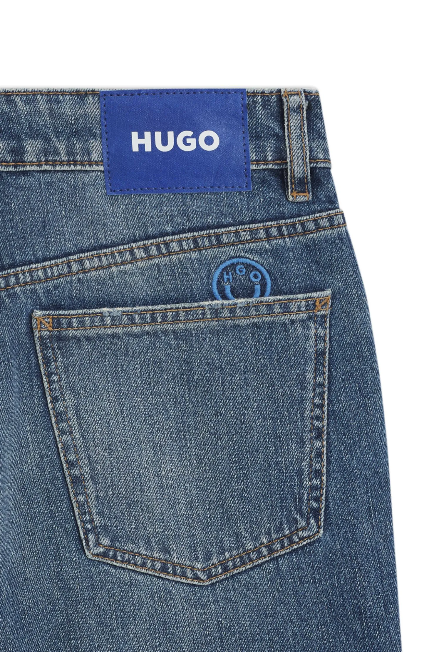 Loose-Fit Jeans aus blauem Denim mit ausgefransten Säumen