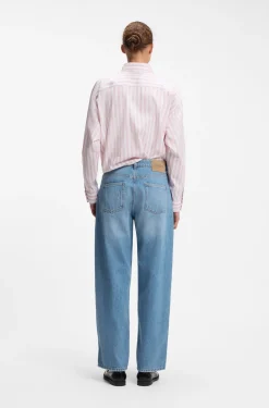 Loose-Fit Jeans mit weitem Bein und Charm-Akzenten