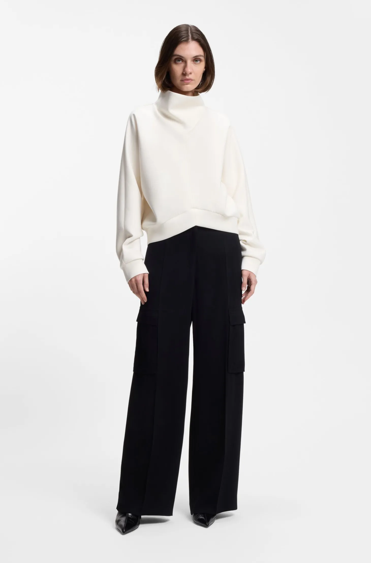 Loose-Fit Sweatshirt mit drapiertem Trichterkragen