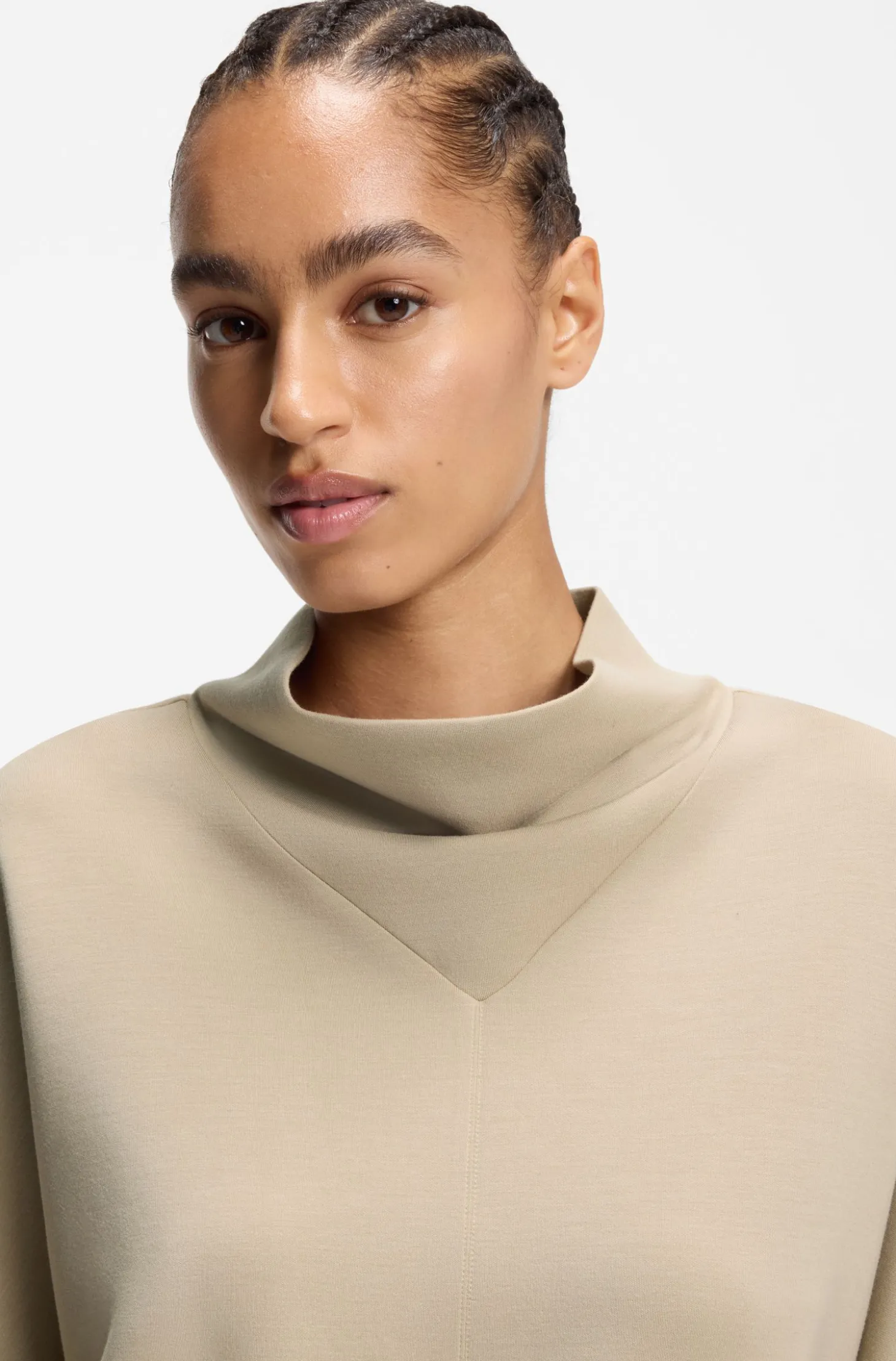 Loose-Fit Sweatshirt mit drapiertem Trichterkragen