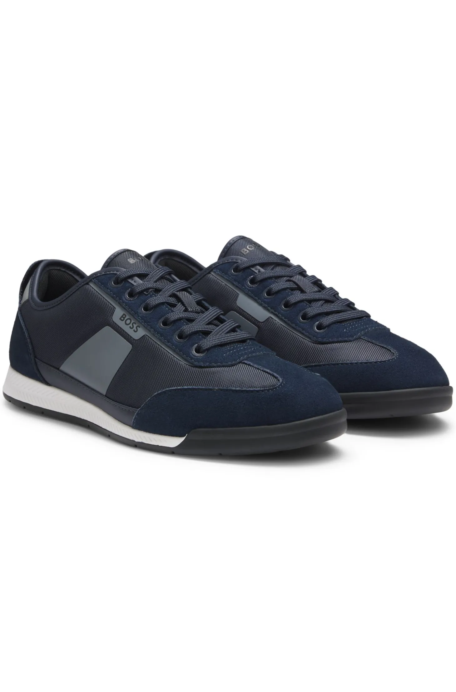 Lowtop Sneakers mit strukturierten Details