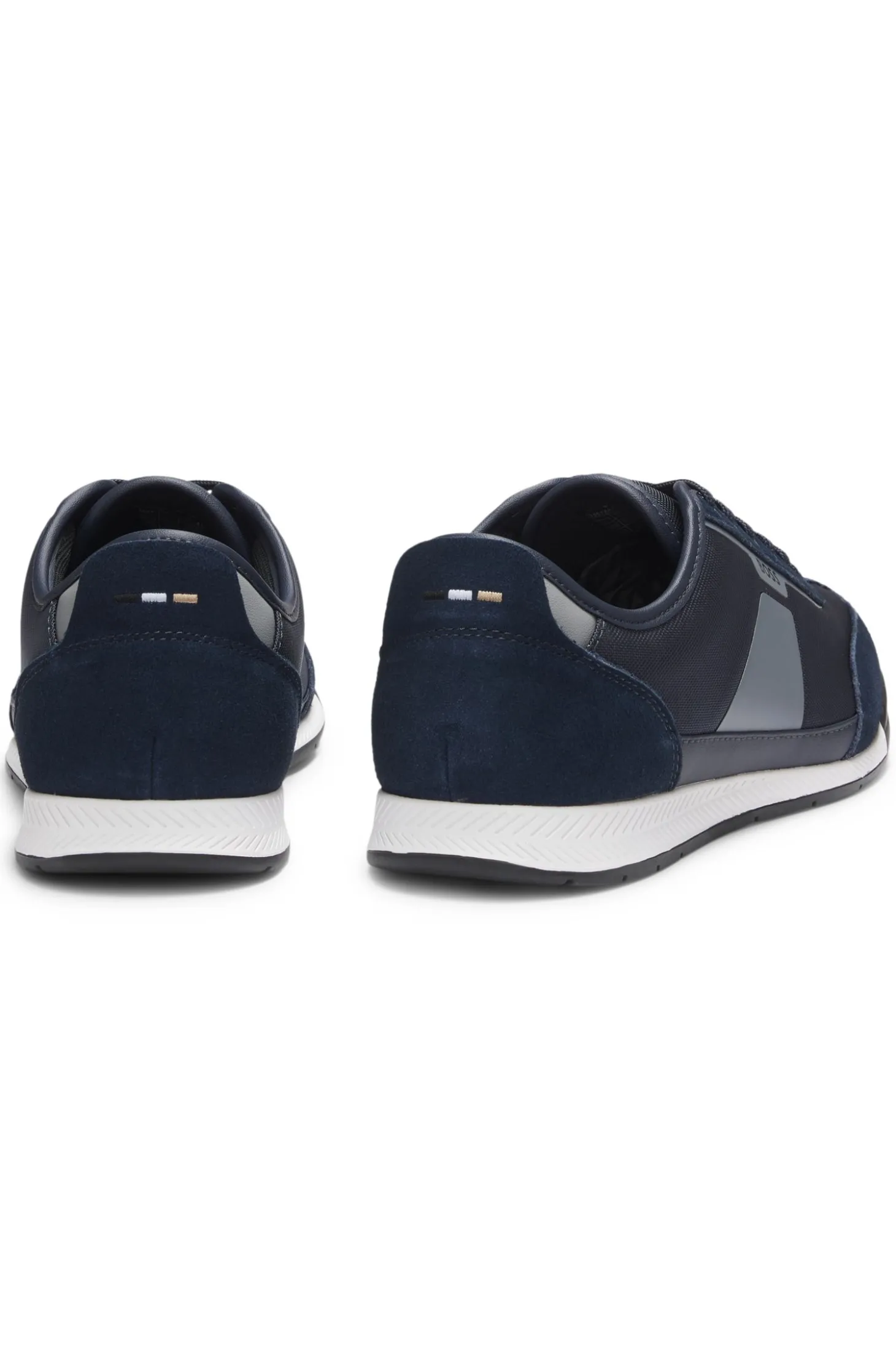 Lowtop Sneakers mit strukturierten Details