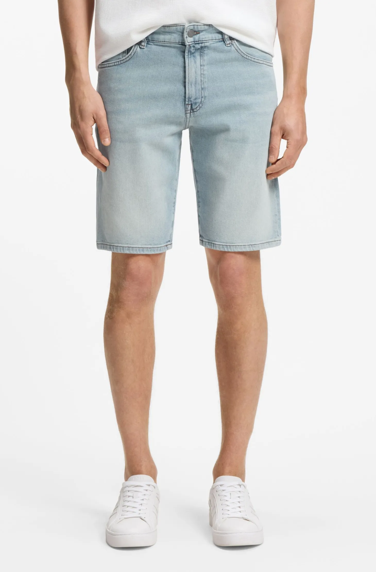 Maine Regular-Fit Shorts aus bequemem blauem Stretch-Denim