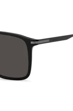 Mattschwarze Sonnenbrille mit Streifen-Detail