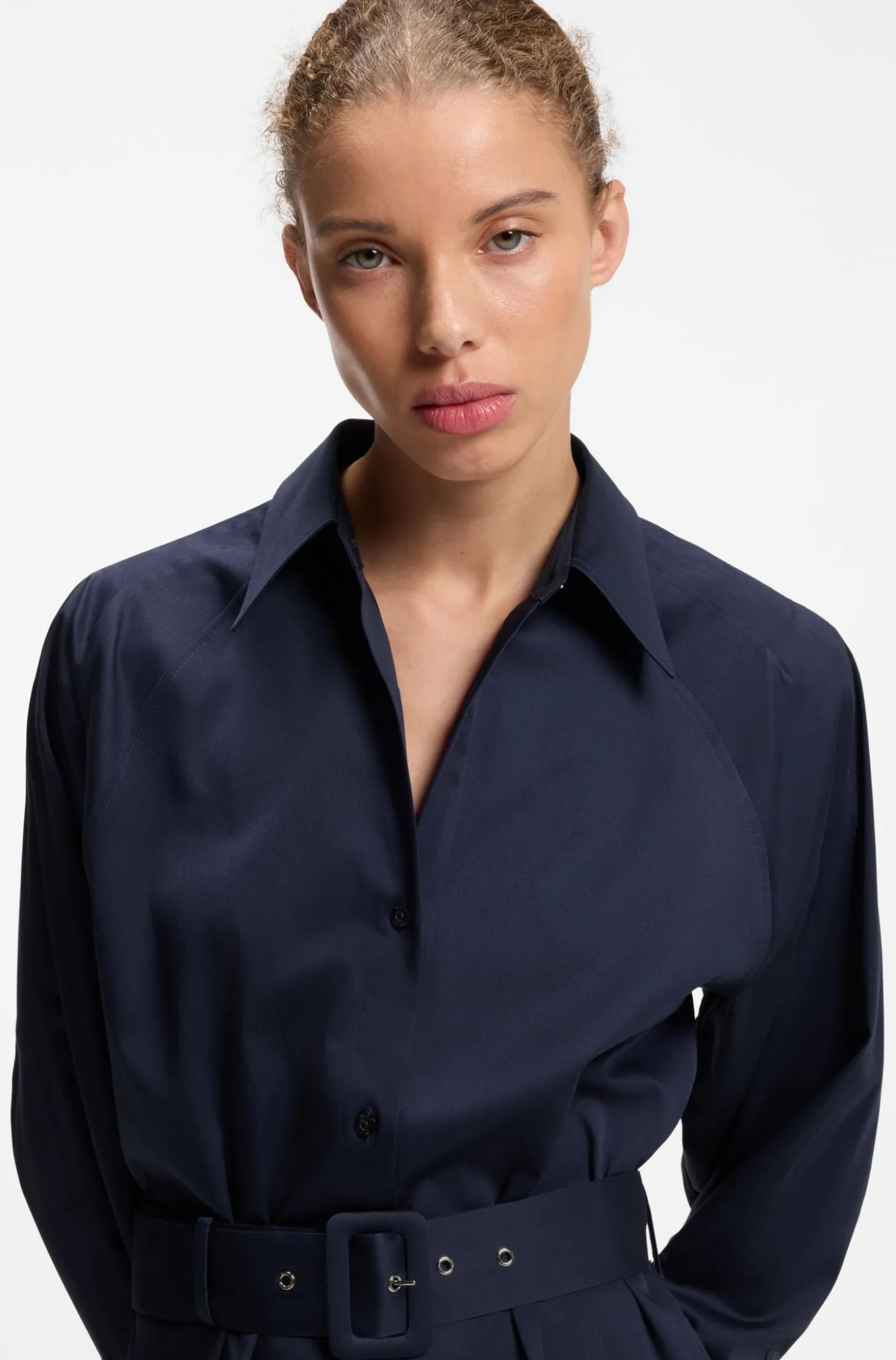 Maxikleid aus Baumwollsatin mit Gürtel