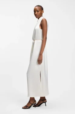 Maxikleid aus Satin mit abnehmbarem Kettengürtel