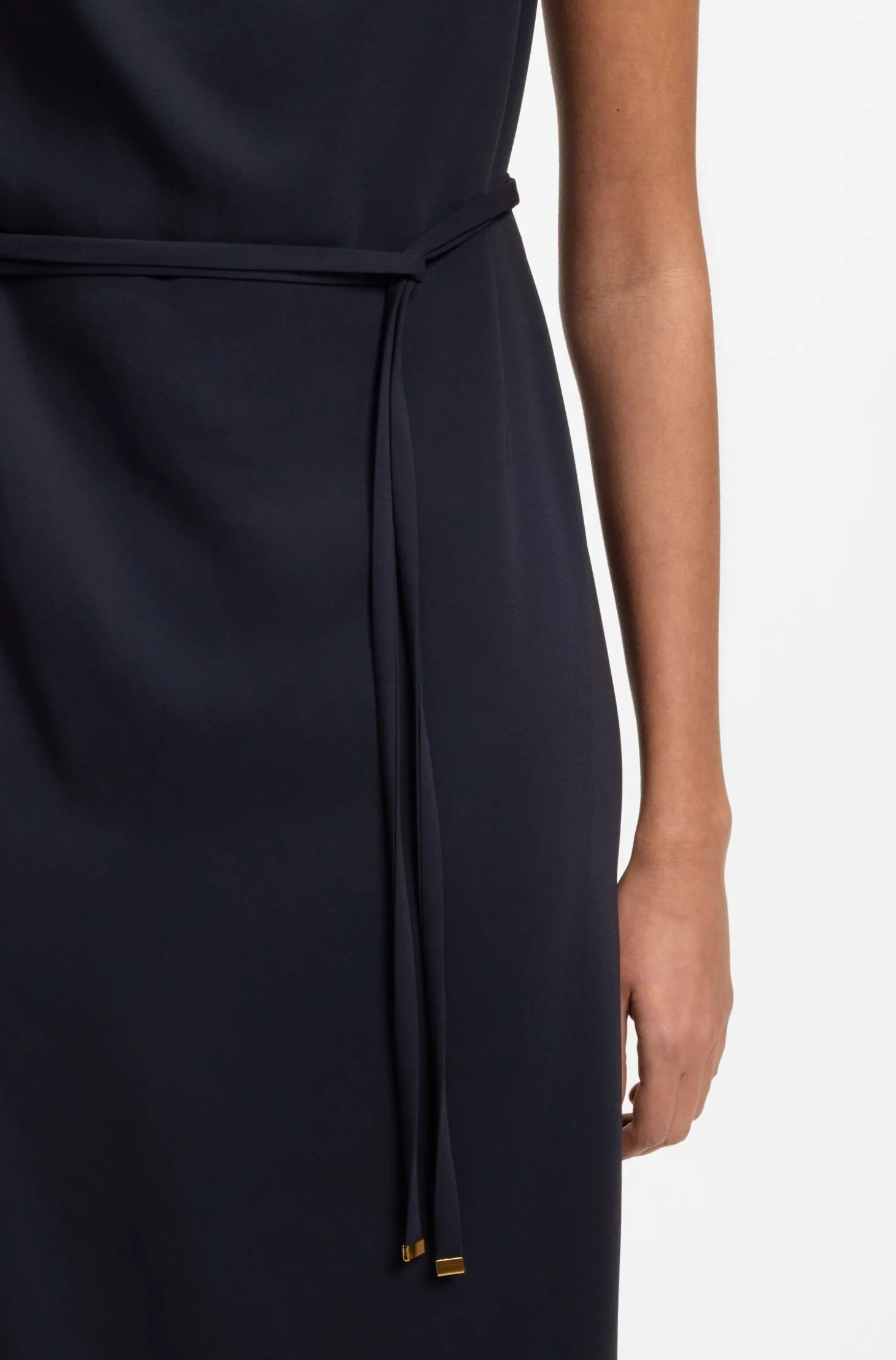 Midikleid mit gerafftem Schulterdetail