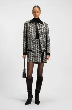 Minirock aus Tweed mit Feder-Muster