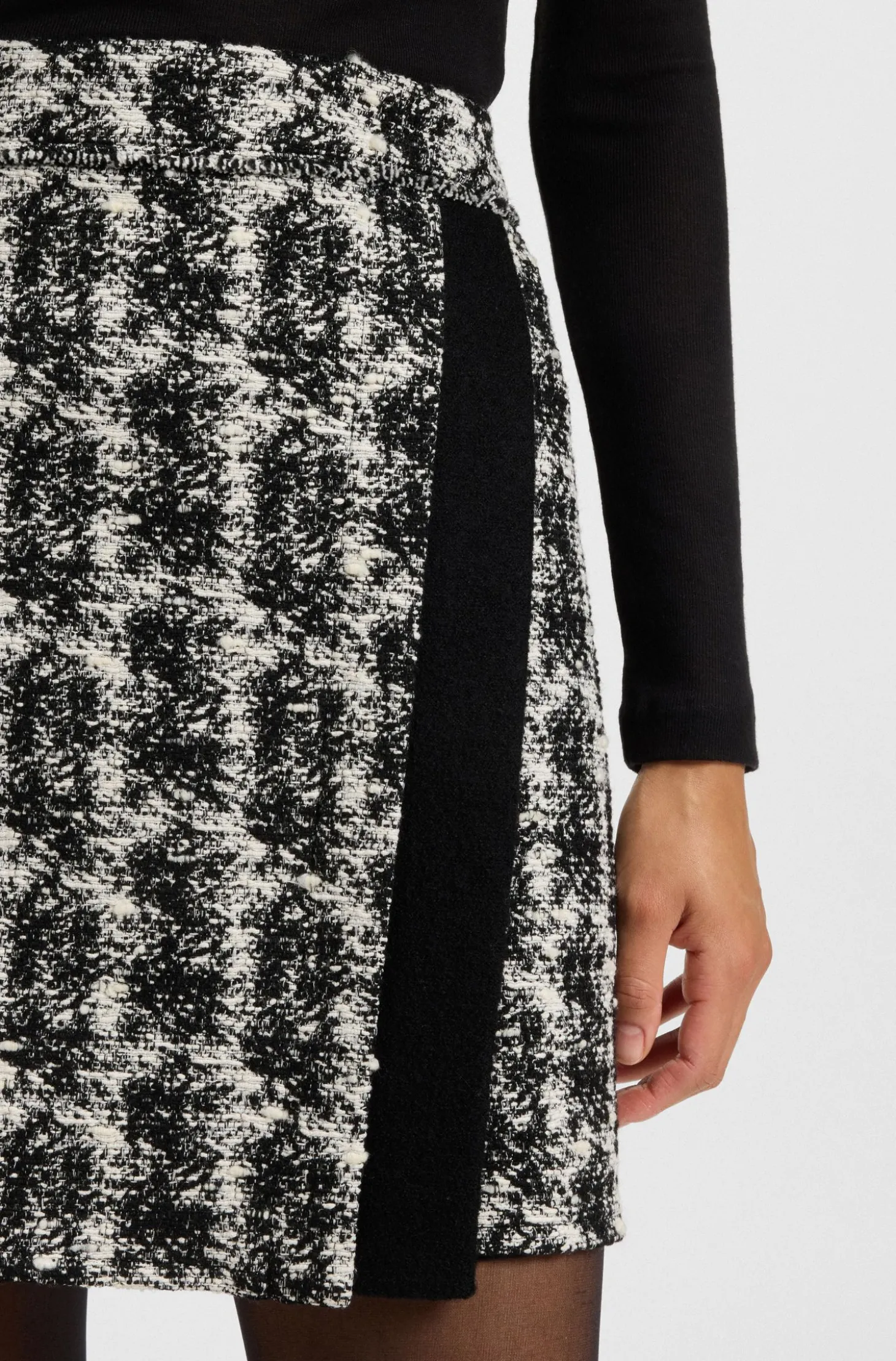 Minirock aus Tweed mit Feder-Muster