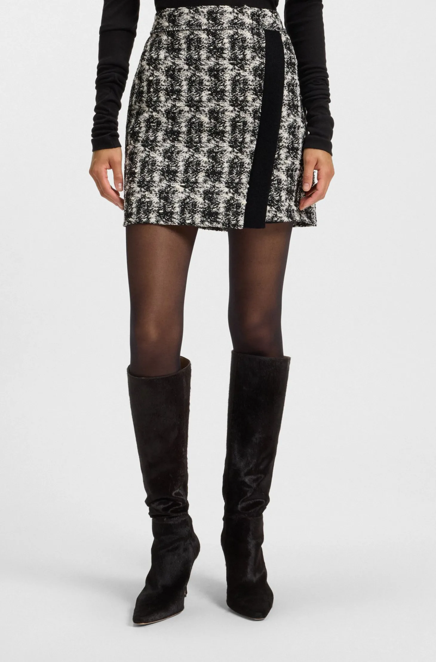 Minirock aus Tweed mit Feder-Muster