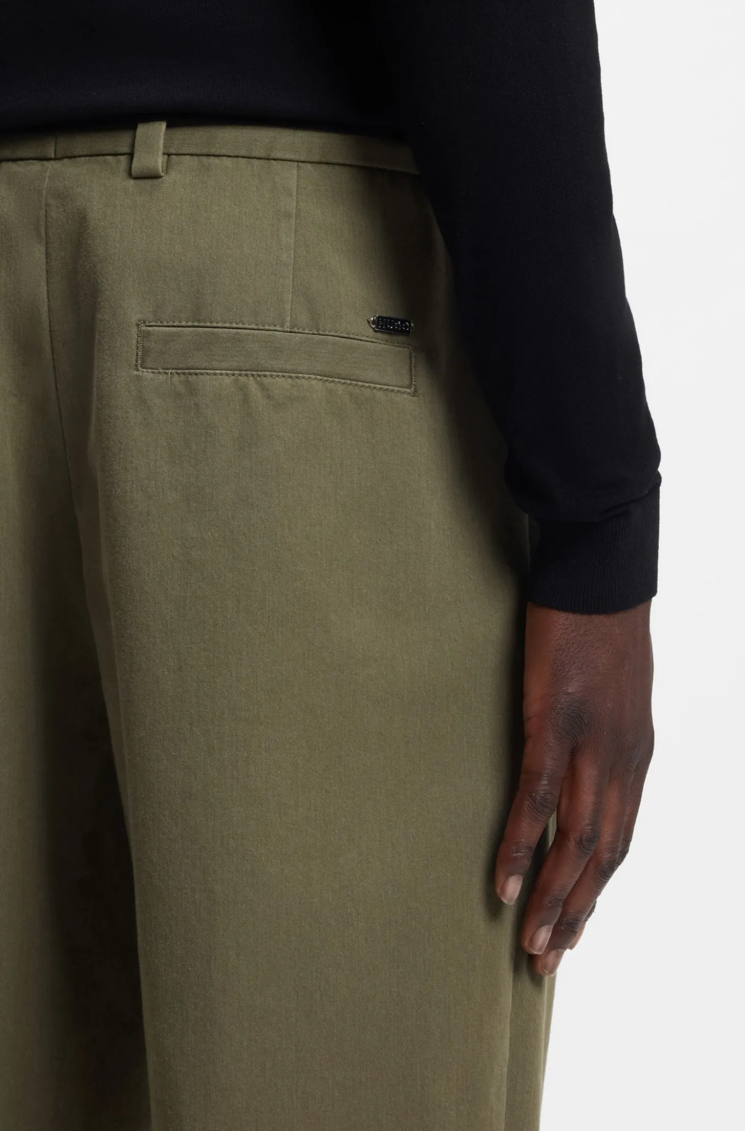 Modern-Fit Hose aus Baumwoll-Mix mit Twill-Struktur