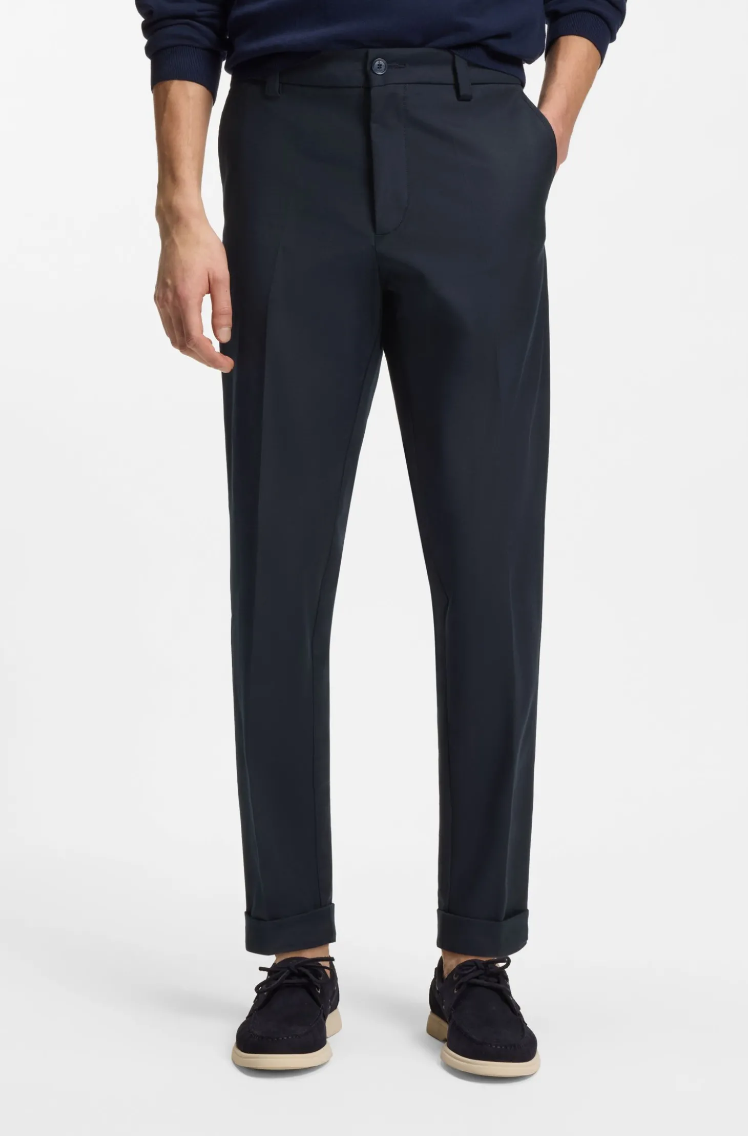 Modern-Fit Hose aus bügelleichtem Baumwoll-Mix mit Twill-Struktur