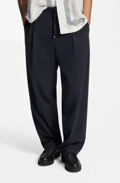 Modern-Fit Hose aus funktionalem Stretch-Seersucker