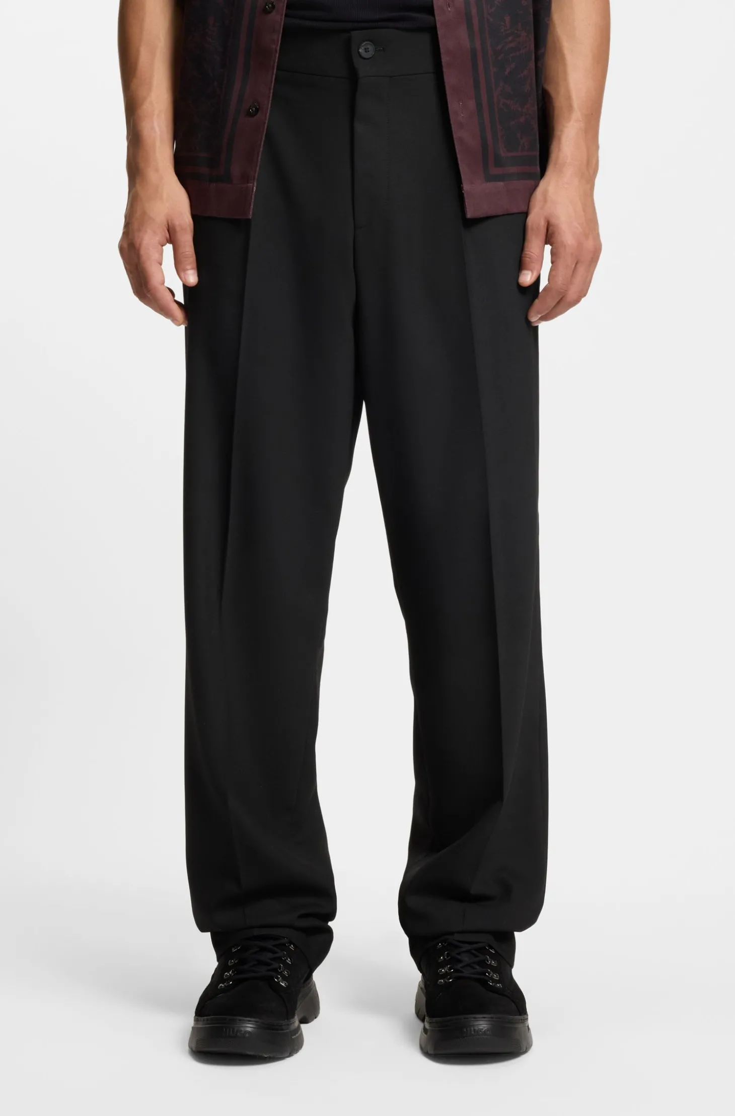 Modern-Fit Hose aus Stretch-Twill mit Bügelfalten