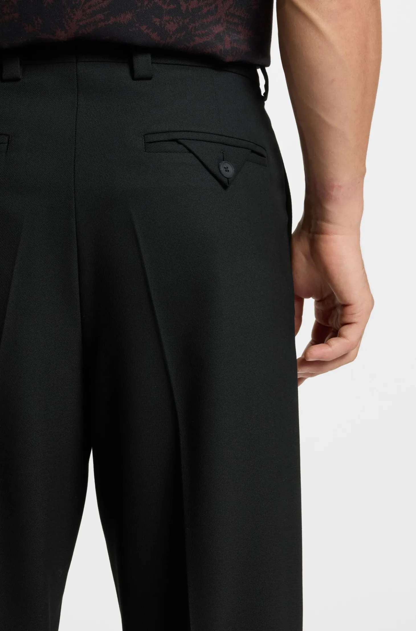 Modern-Fit Hose aus Stretch-Twill mit Bügelfalten