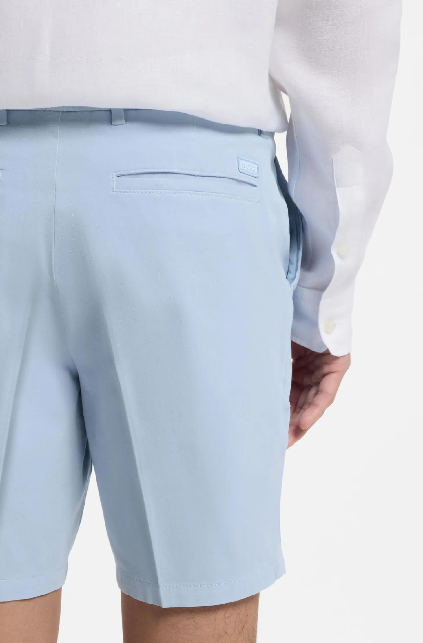 Modern-Fit Shorts aus Stretch-Baumwolle