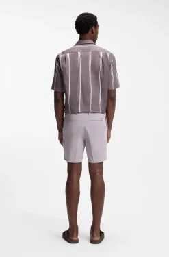 Modern-Fit Shorts aus Stretch-Baumwolle