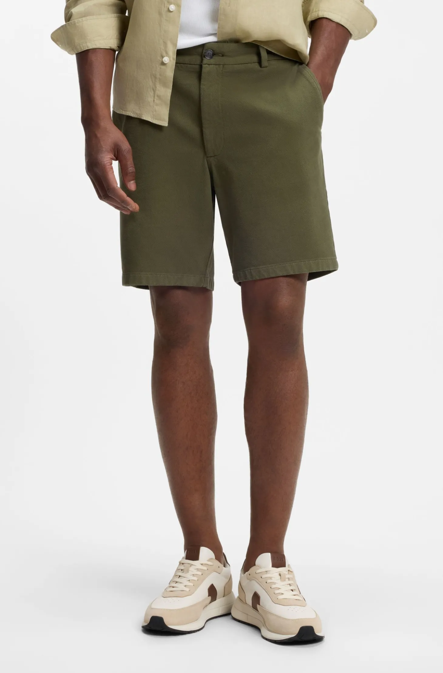 Modern-Fit Shorts aus Stretch-Baumwolle